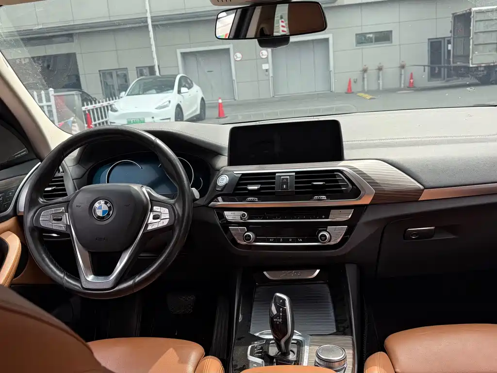 BMW X3 — миниатюра 9