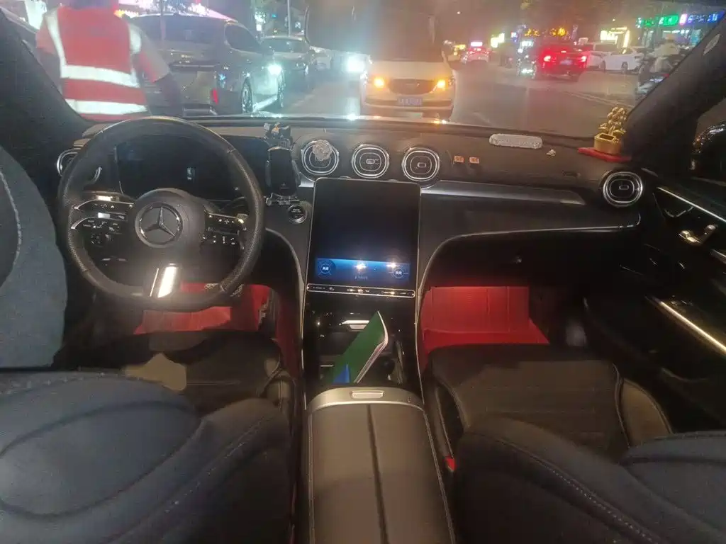Mercedes-Benz C-Class — миниатюра 10