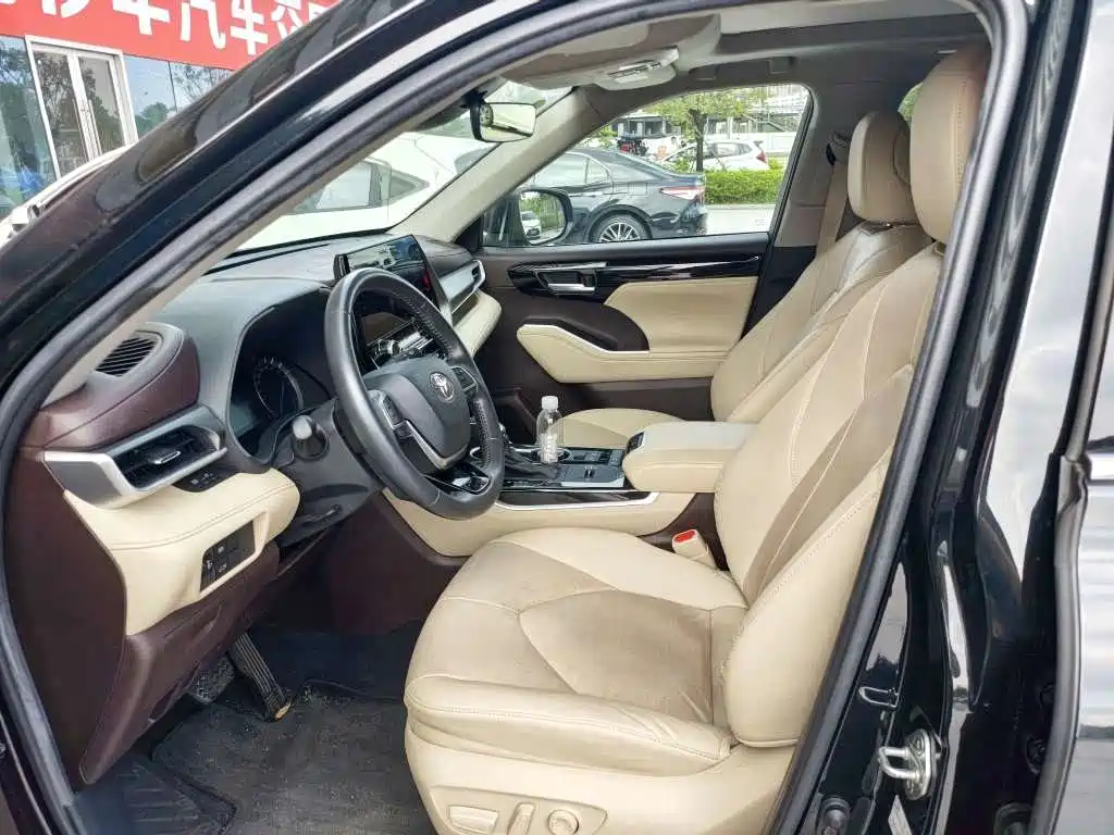 Toyota Highlander — миниатюра 3