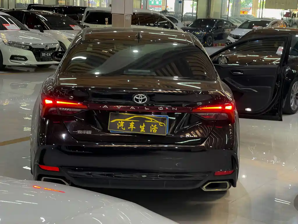 Toyota Avalon — миниатюра 11