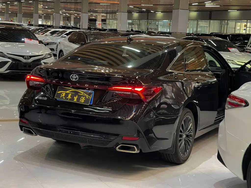 Toyota Avalon — миниатюра 12