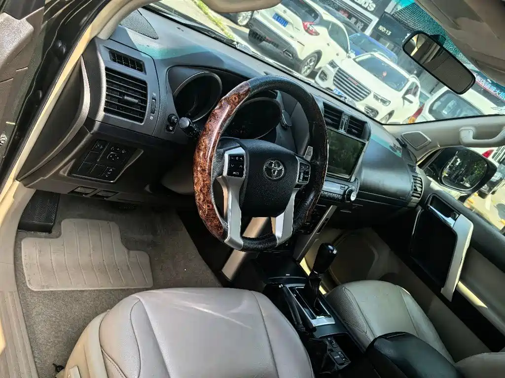 Toyota Land Cruiser Prado 2010 4.0L AT TX-L