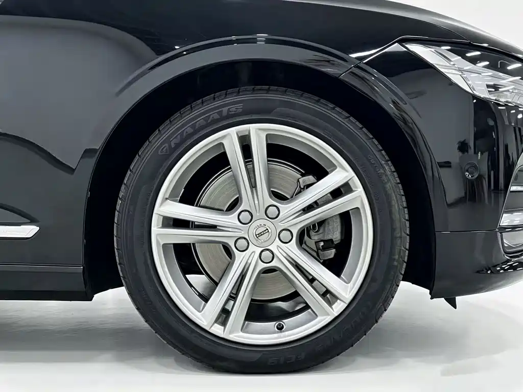 Volvo S90 — миниатюра 21