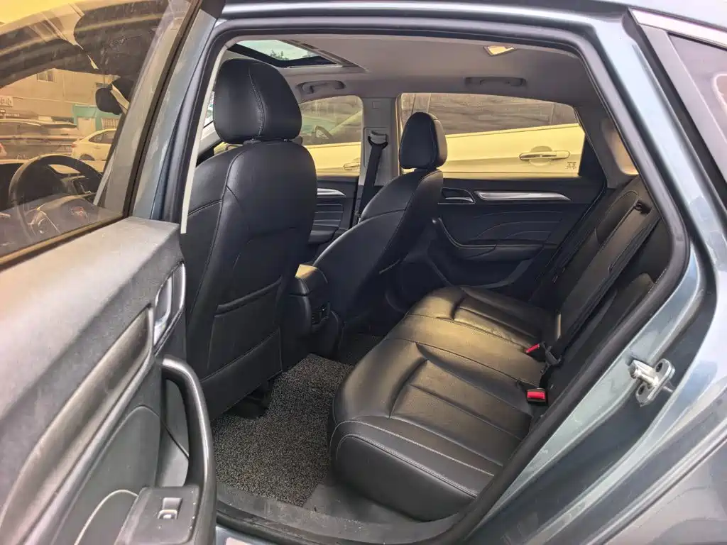 Roewe i6 Classic — миниатюра 10