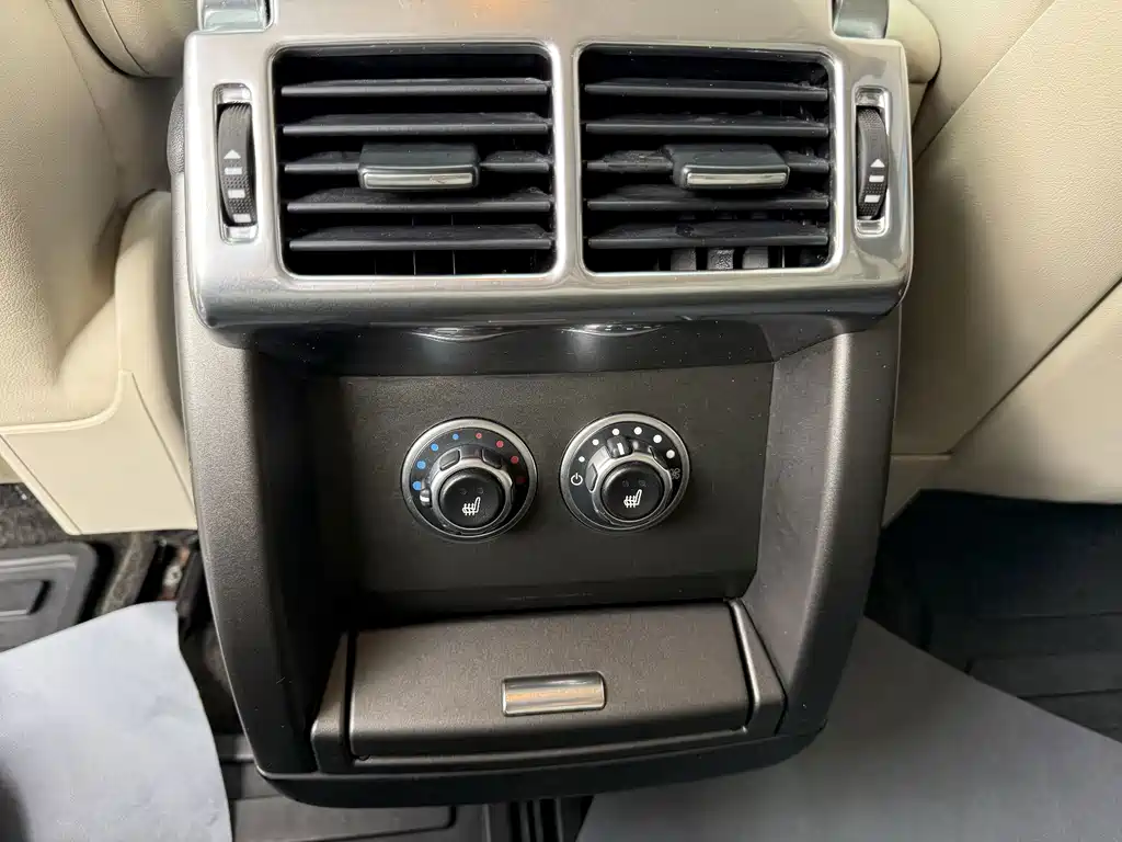 Land Rover Range Rover — миниатюра 6