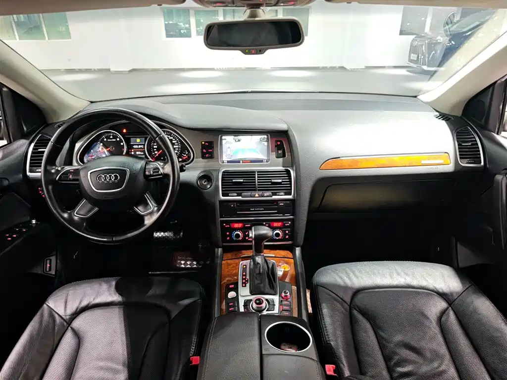 Audi Q7 — миниатюра 6