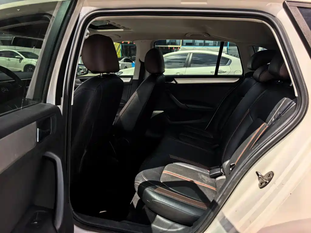 Skoda Rapid Spaceback — миниатюра 9