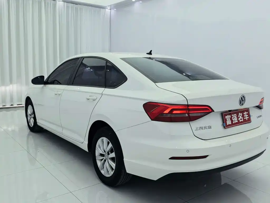 Volkswagen Lavida — миниатюра 5