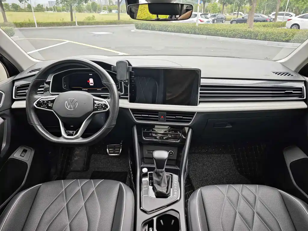 Volkswagen Tiguan L — миниатюра 13