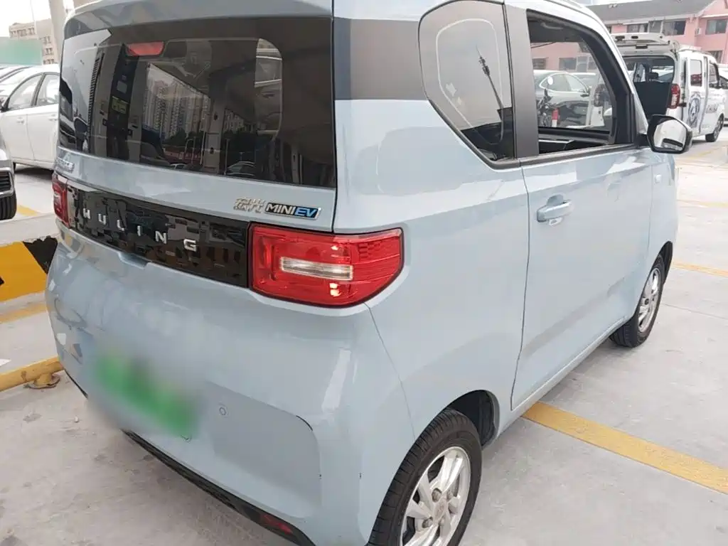 Заказать Wuling MINIEV 2020 года за 660 888 ₽  из Китая