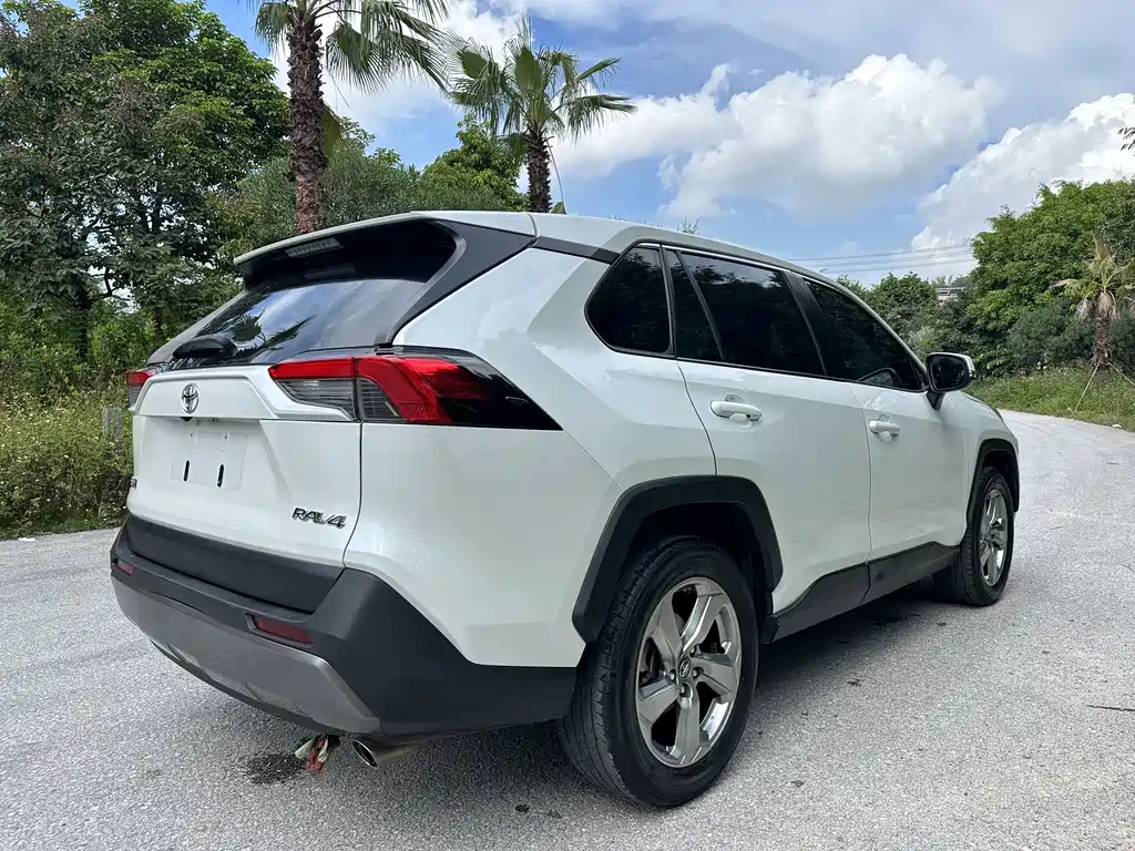 TOYOTA RAV4 RONGFANG