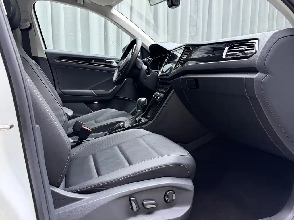 Volkswagen T-Roc — миниатюра 18