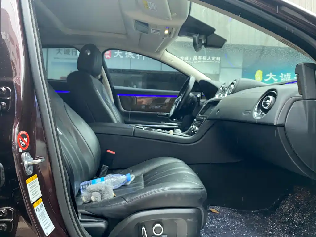 Jaguar XJ — миниатюра 14