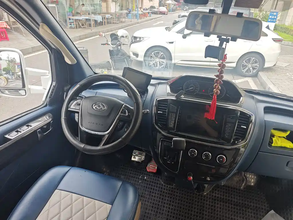 MAXUS V80 RV — миниатюра 9