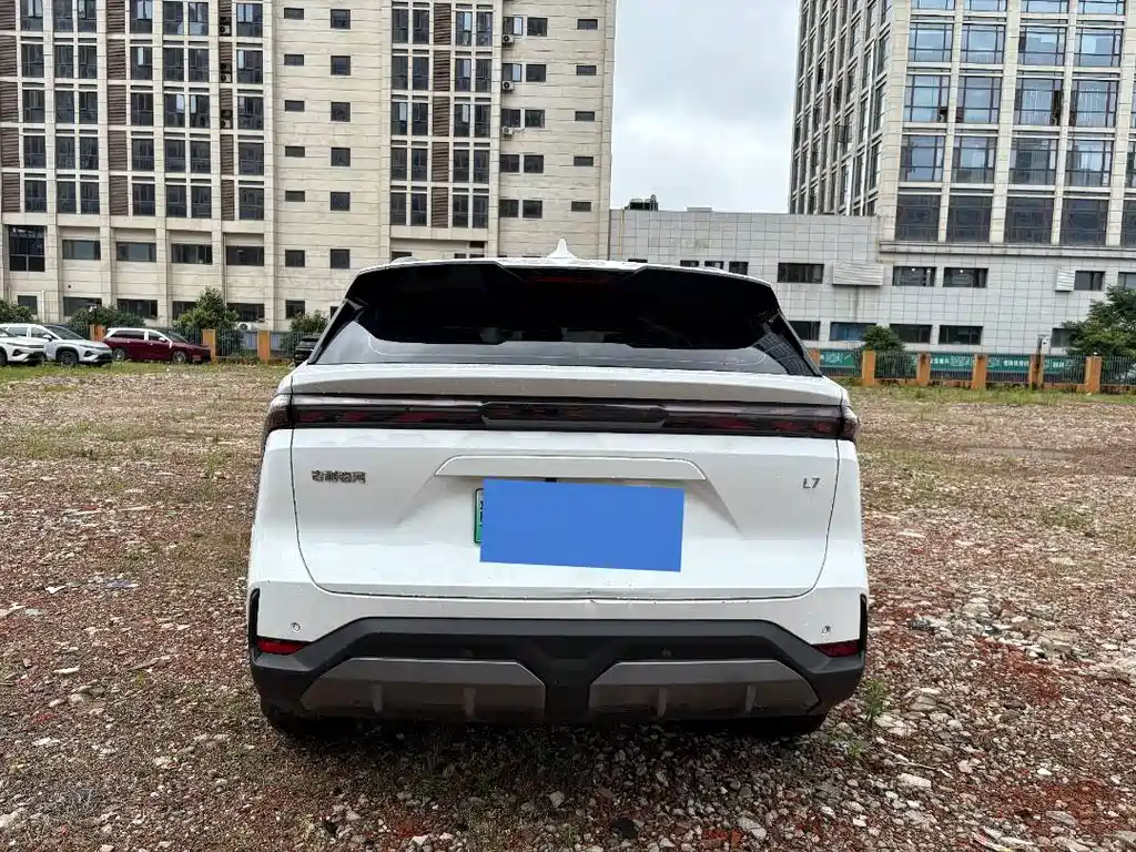 Geely Galaxy Galaxy L7 L7 2023 1.5T 55km PRO