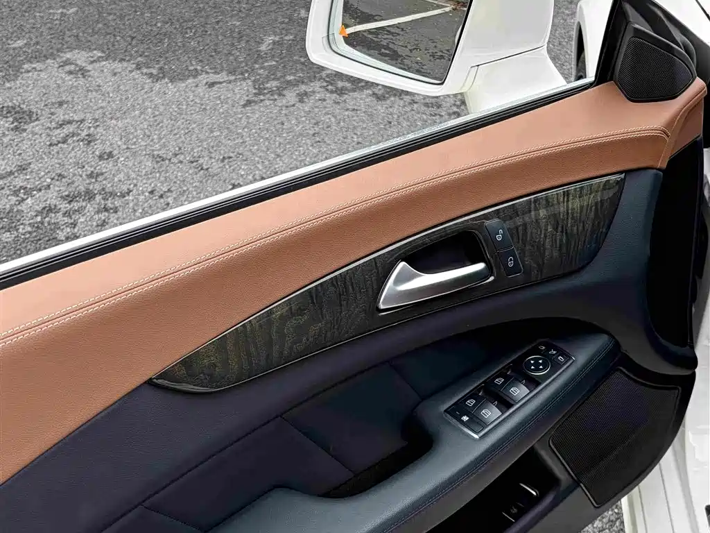Mercedes-Benz CLS — миниатюра 11