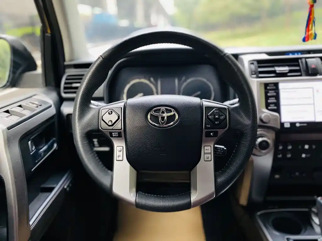 Toyota 4Runner — миниатюра 5