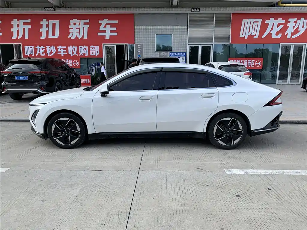 Wuling Xingguang — миниатюра 3
