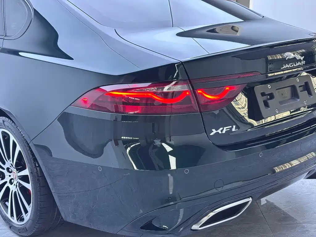 Jaguar XFL — миниатюра 22