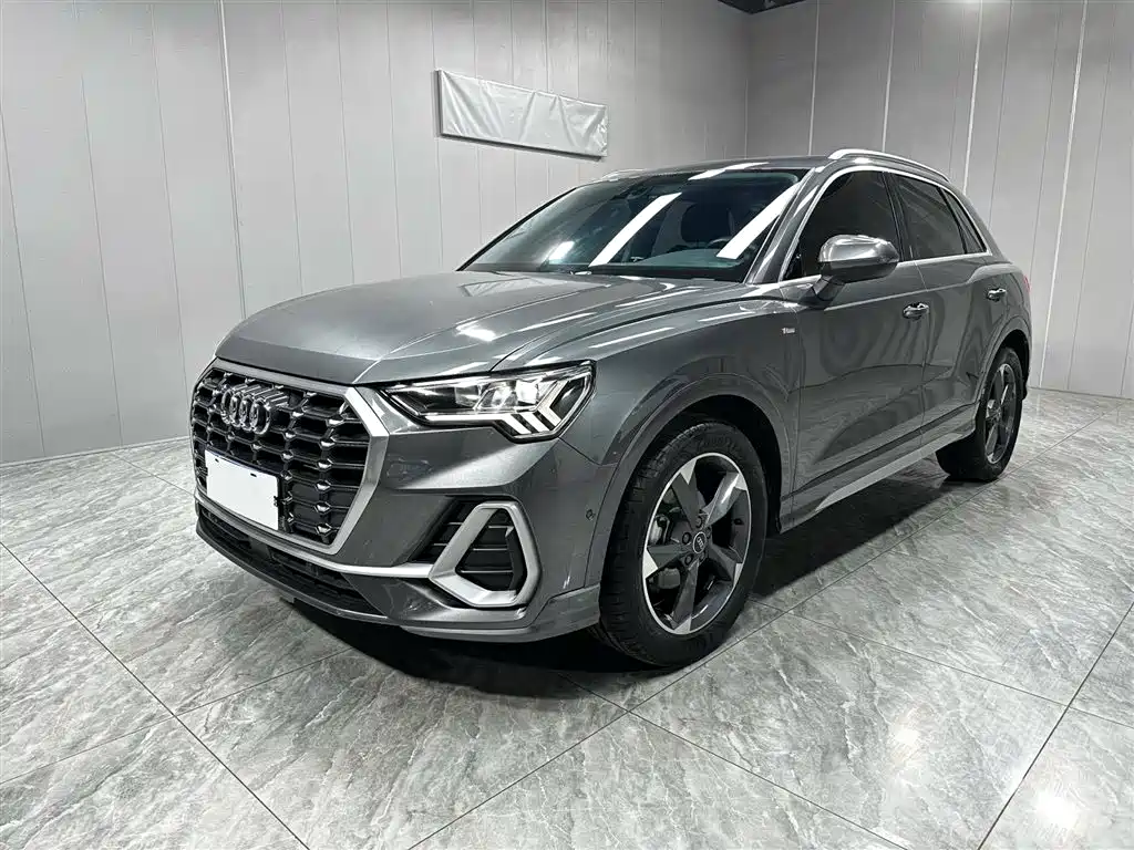 Купить Audi Q3