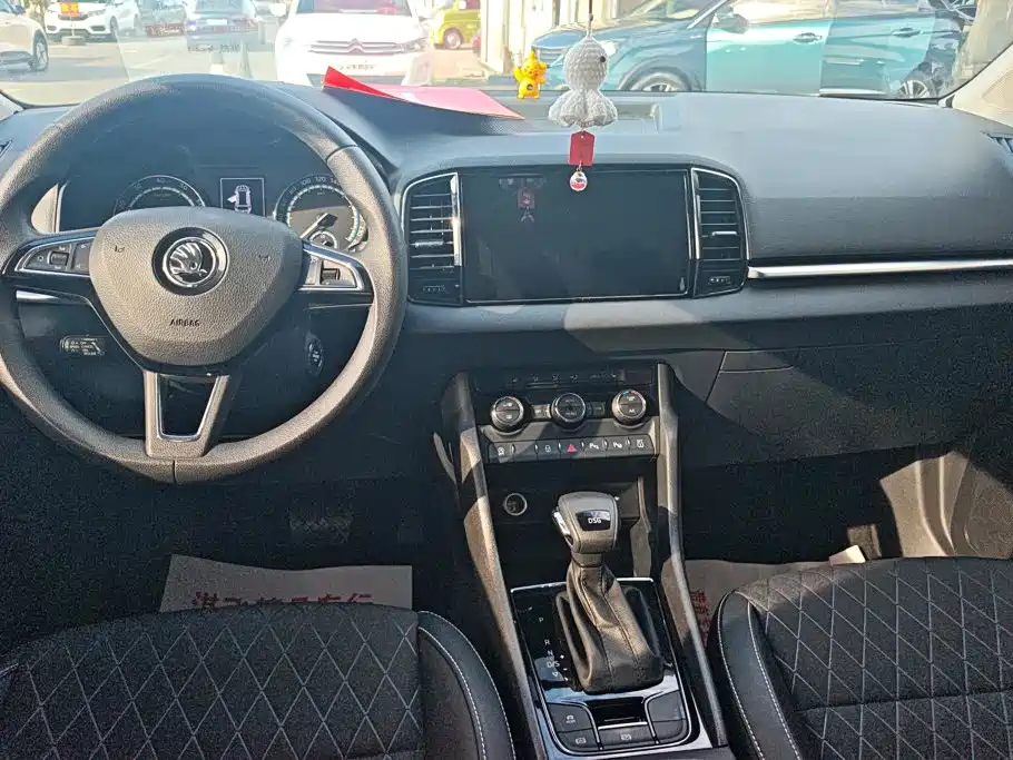 Skoda Karoq — миниатюра 12