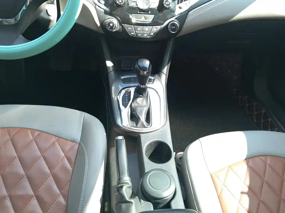 Chevrolet Cruze — миниатюра 16