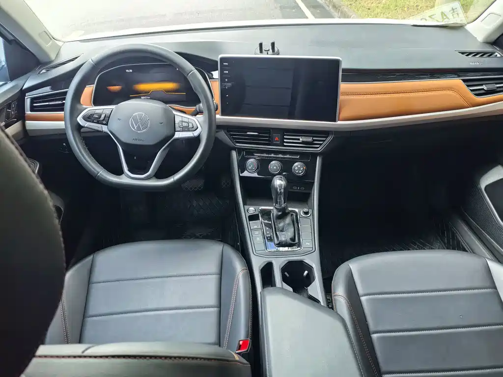 Volkswagen Bora 2023 200TSI DSG