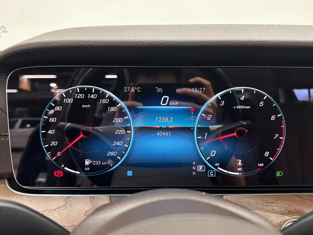 Mercedes-Benz E-Class — миниатюра 14