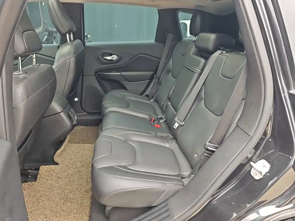 Jeep Cherokee — миниатюра 17