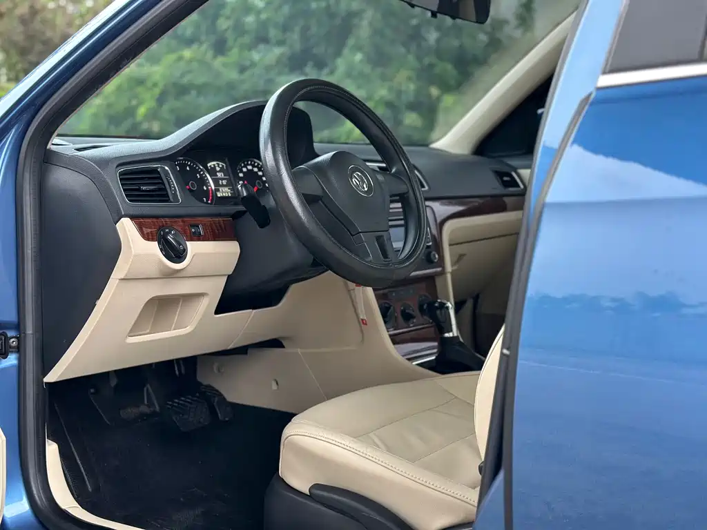 Volkswagen Lavida — миниатюра 6