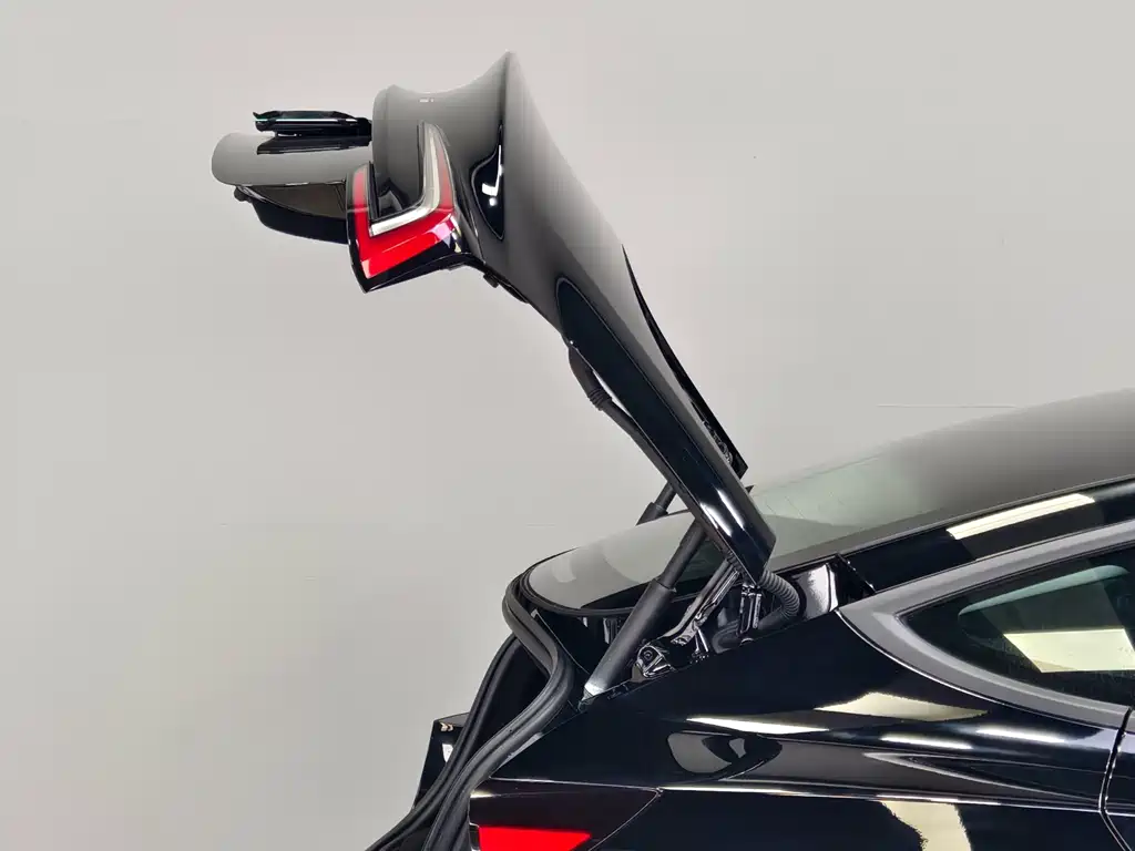 Tesla Model 3 — миниатюра 19