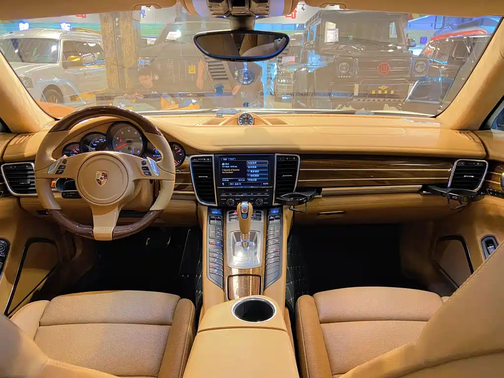 Porsche Panamera — миниатюра 18