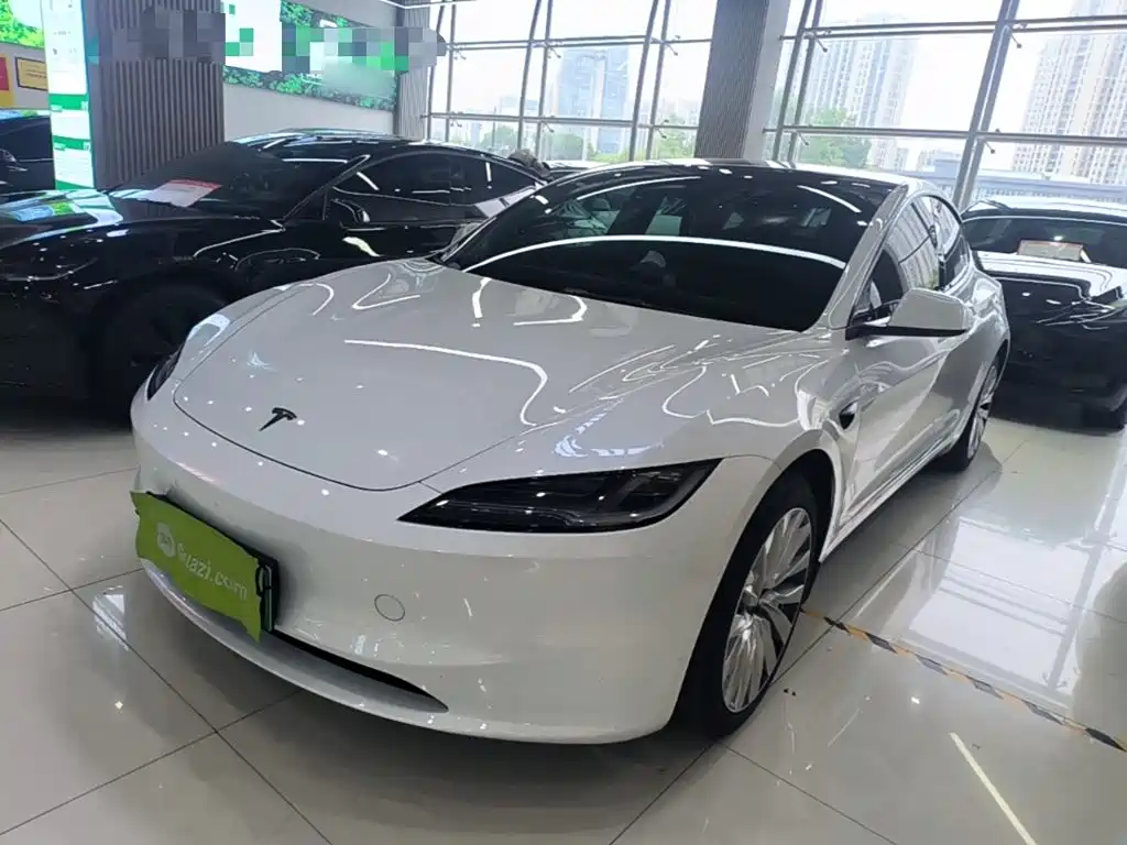 Tesla Model 3 — миниатюра 2