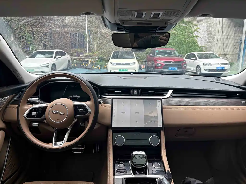 Jaguar XFL — миниатюра 5