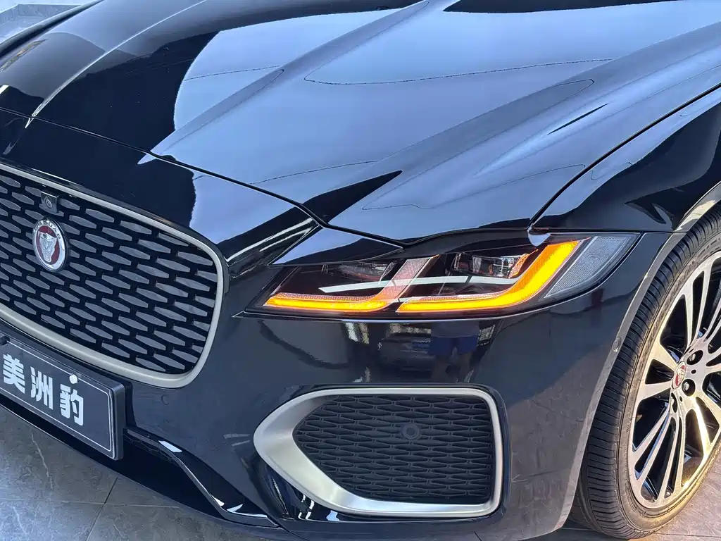 Jaguar XFL — миниатюра 5