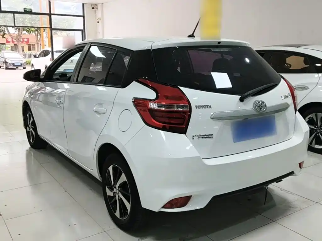 Toyota Yaris L — миниатюра 5