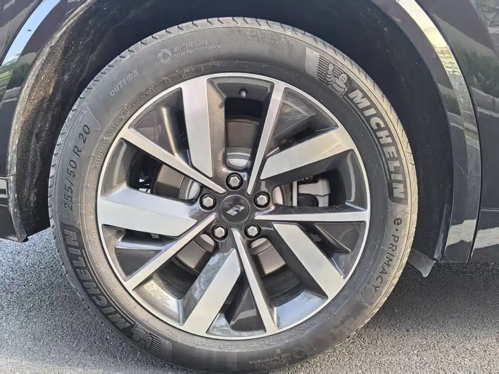 Li Auto Li L8 — миниатюра 8