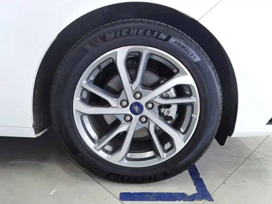 Ford Mondeo — миниатюра 6