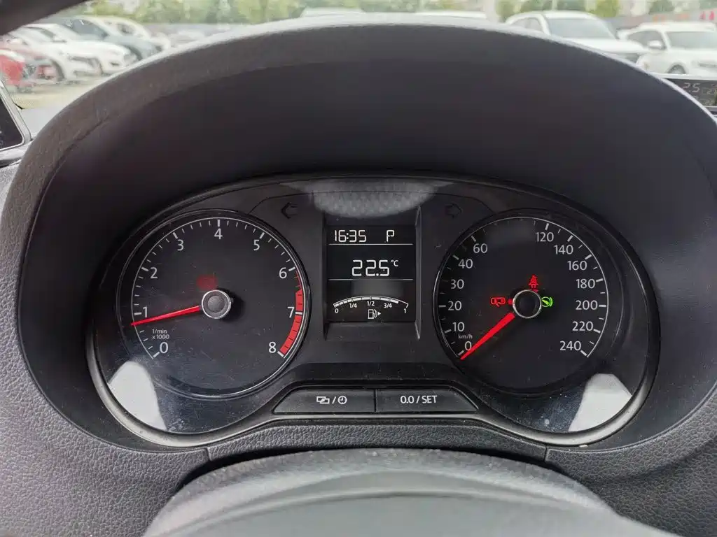 Volkswagen Polo — миниатюра 5