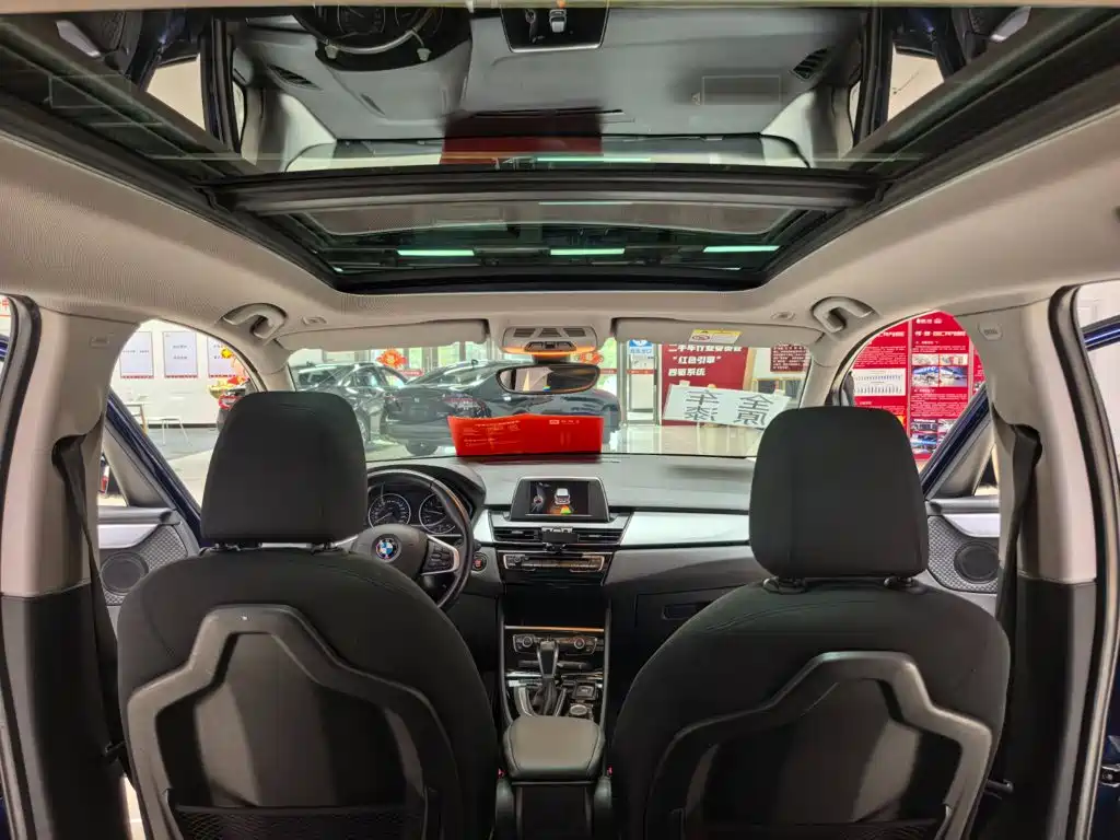 BMW 2 Series Active Tourer 218i Leading Type, фото 10