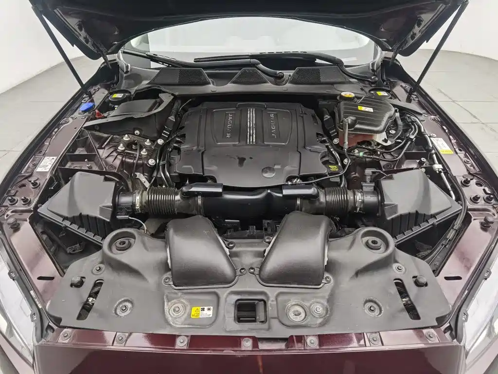 Jaguar XJ — миниатюра 6