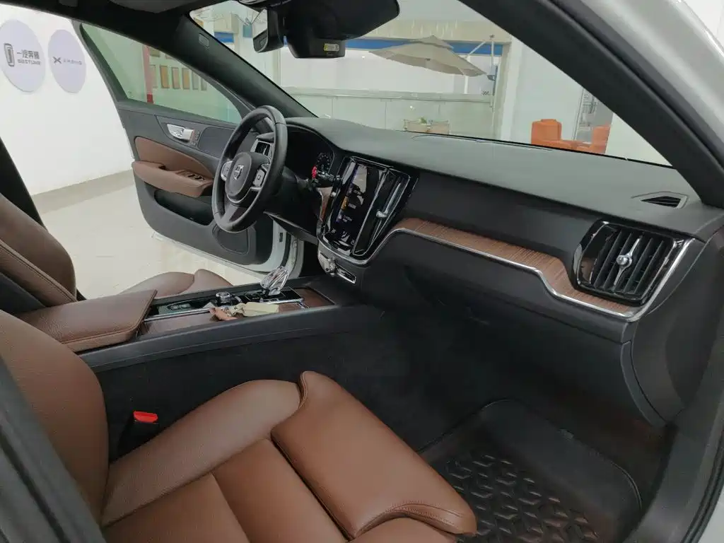 Volvo S60 — миниатюра 27