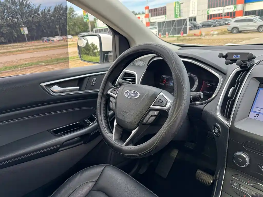 Ford Edge — миниатюра 21