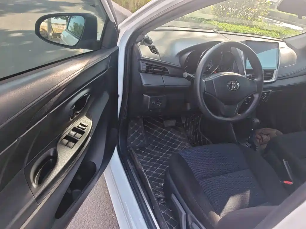 Toyota Yaris L — миниатюра 16