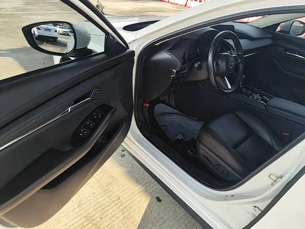 Mazda 3 Axela — миниатюра 16