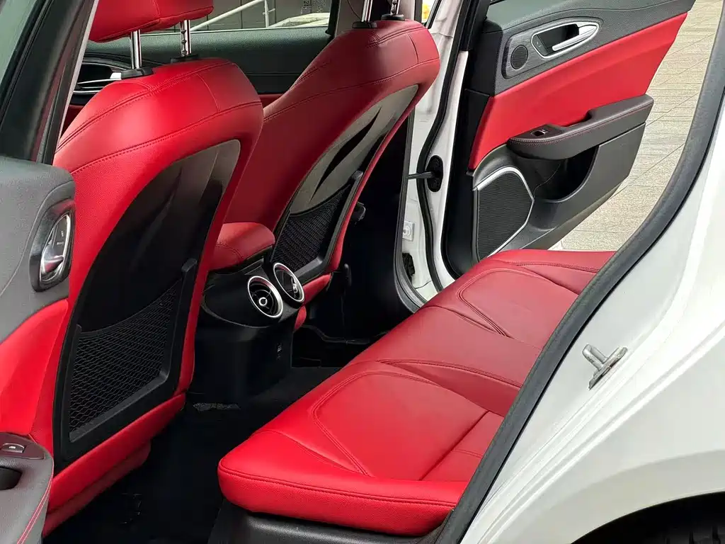 Alfa Romeo Giulia — миниатюра 4