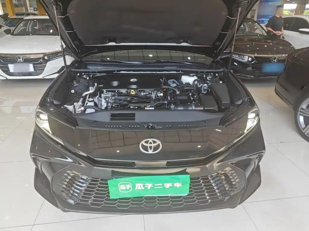 Toyota Camry — миниатюра 20