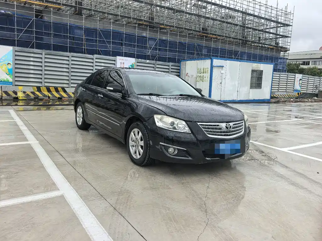 Toyota Camry — миниатюра 3