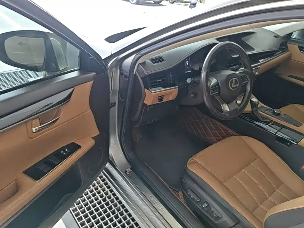 Lexus ES — миниатюра 16
