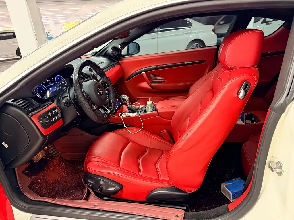 Maserati GranTurismo 2013 4.2L AT